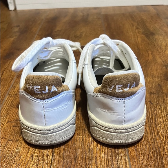 Vejas - Picture 4 of 5